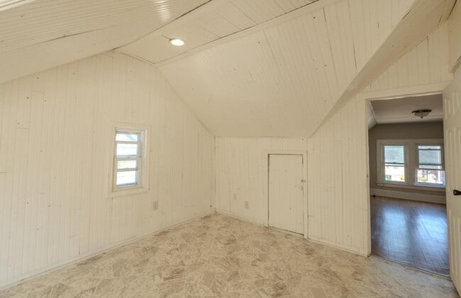 Building Photo - 3107 S 12th St