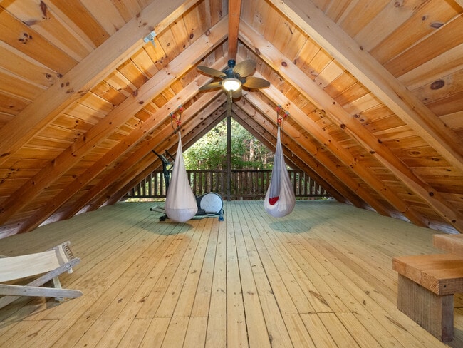 Building Photo - 452 Lotawatah Dr