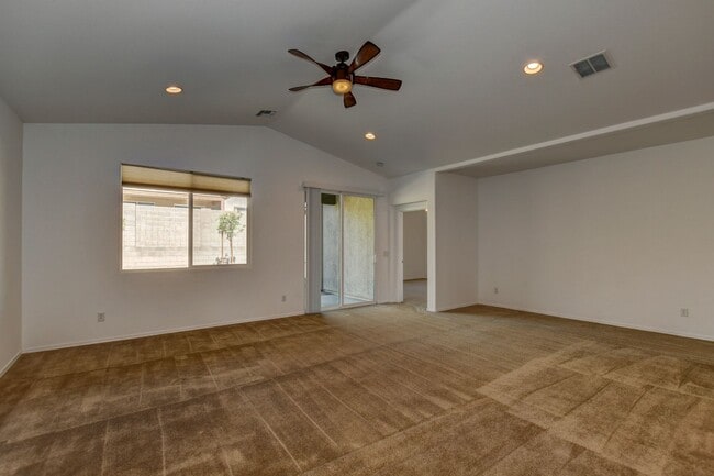 Building Photo - 3 bedroom 2 bathroom home in Saddlewood