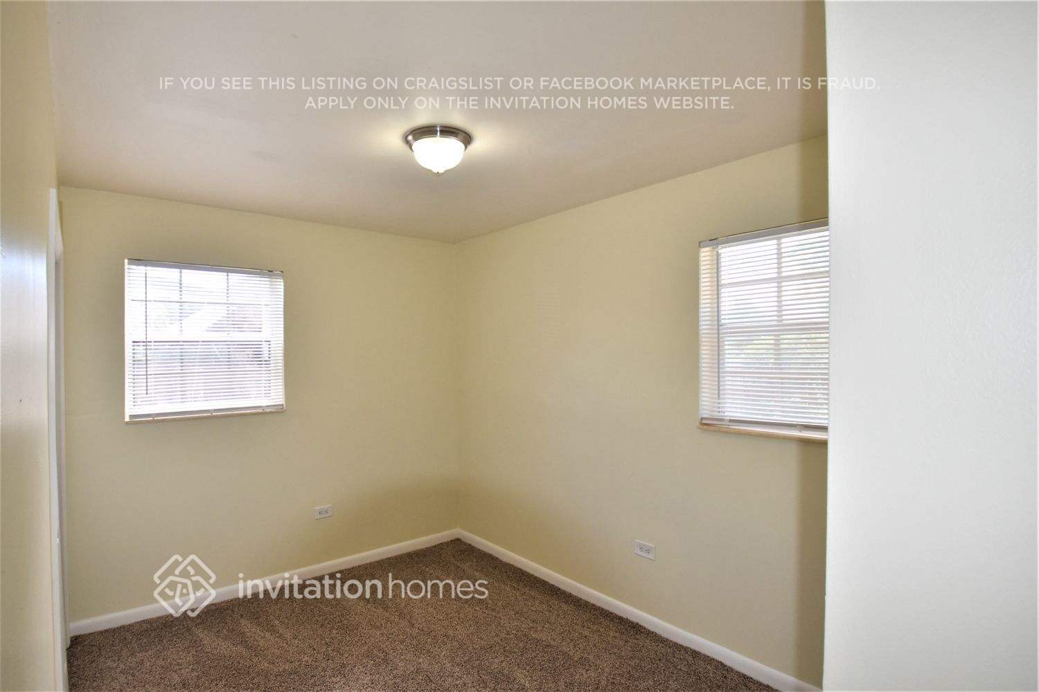 Building Photo - 2712 Alcazar Dr