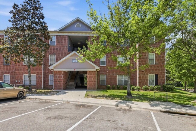 Building Photo - 3000 S Adams St