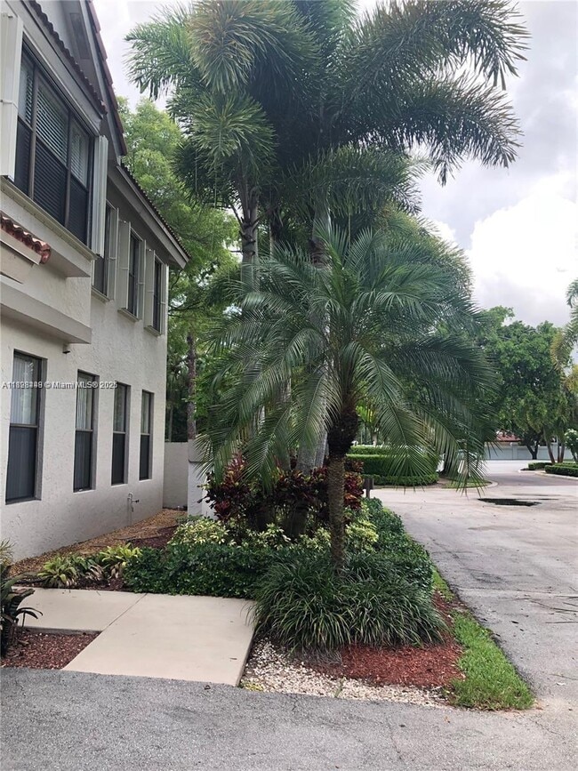 Building Photo - 5800 Coach House Cir