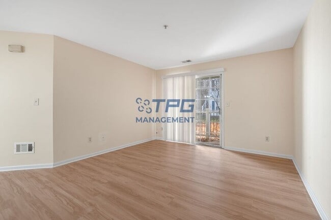 Building Photo - 414 Waterford Dr