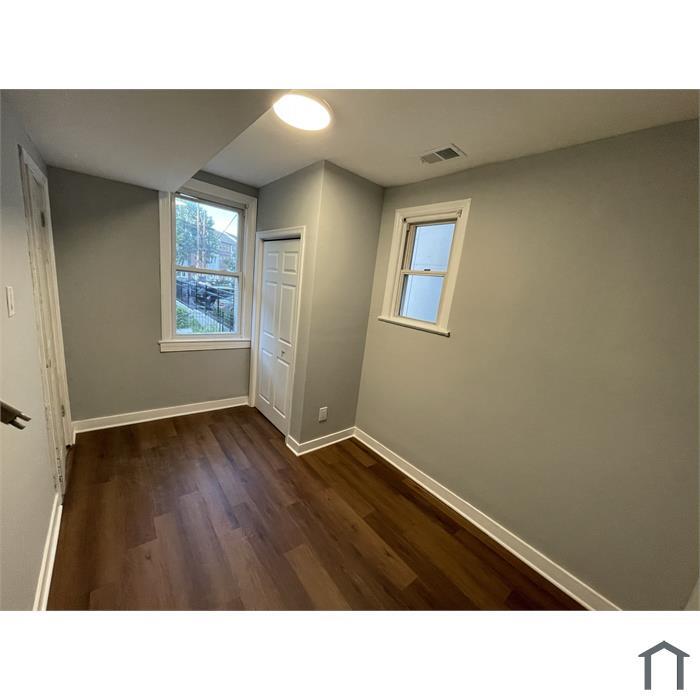 Building Photo - 1926 Naylor Rd SE