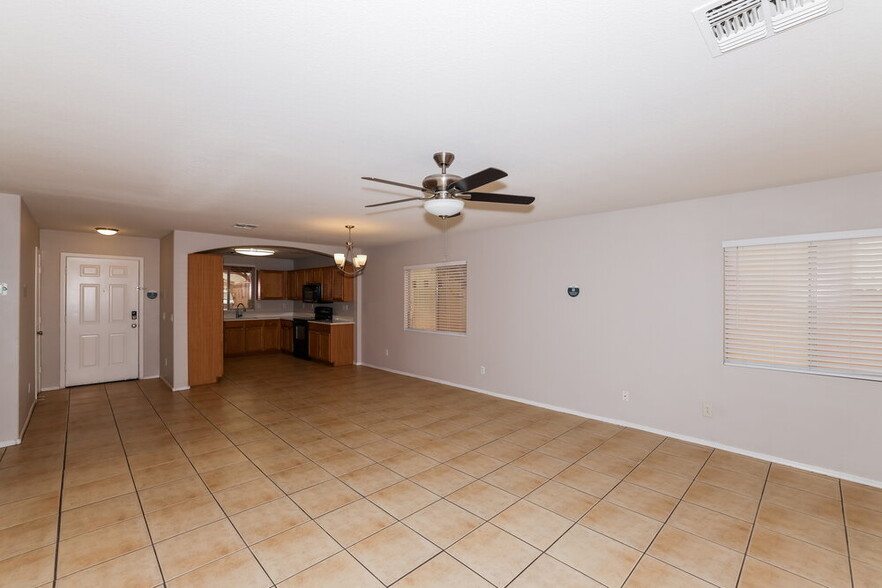 Building Photo - 8418 W Watkins St