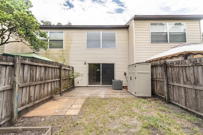 Building Photo - Townhome in Titusville