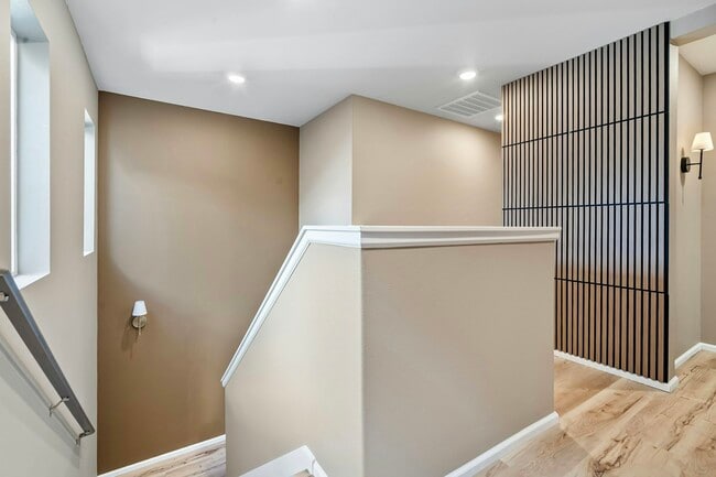 Building Photo - 4350 Nettle Dr SE