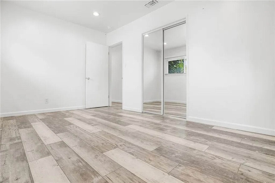 One of 4 bright and spacious bedrooms - 1500 Voorhees Ave