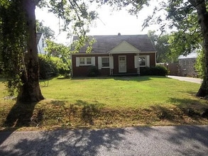 Building Photo - 3103 Wingate Ave