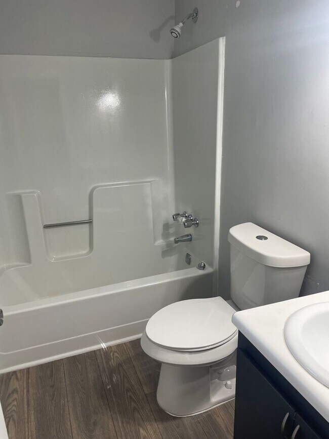 Building Photo - Newly Remodeled 2Bed/2.5Bath Townhome For Lease in Austell