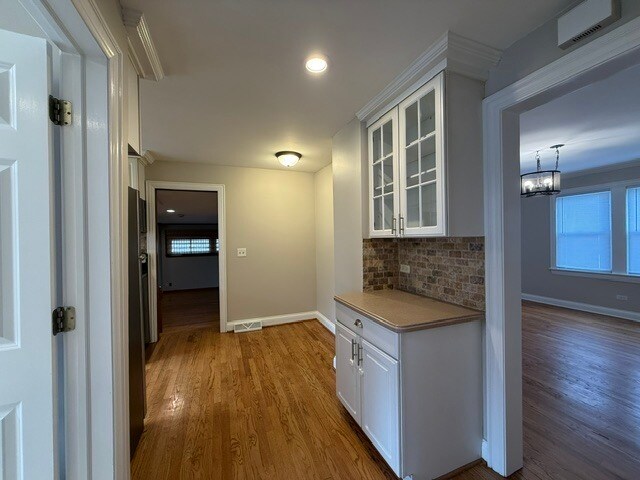 Building Photo - 1000 E Touhy Ave