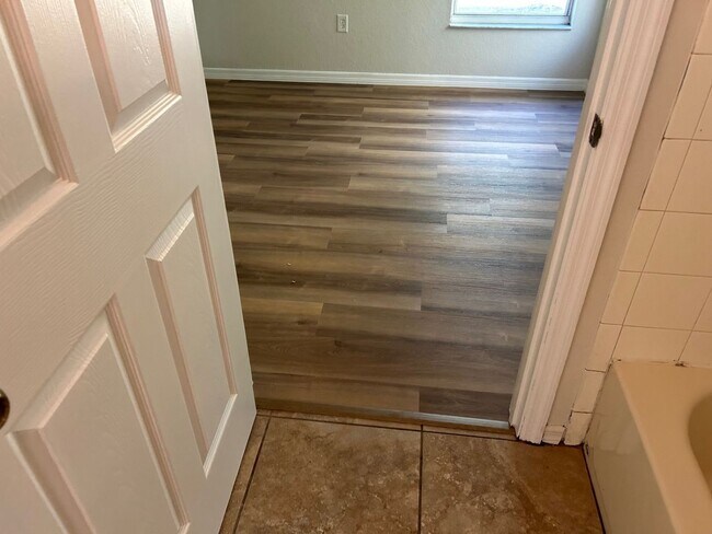 Building Photo - 3/2 Home Marion Oaks