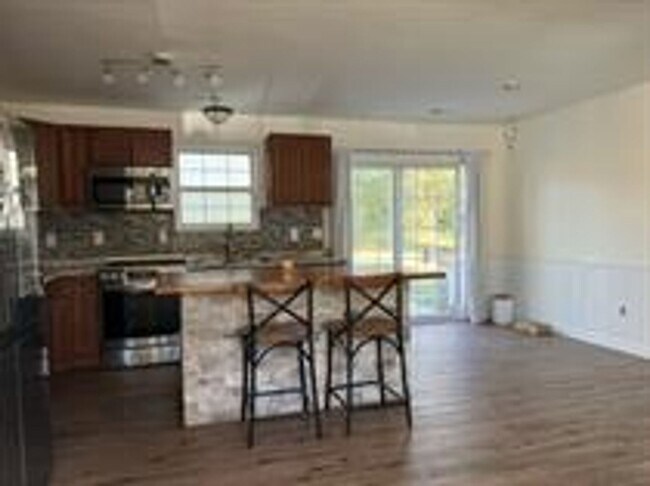 Building Photo - 108 Mimosa Cir