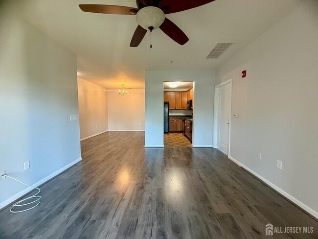 Building Photo - 531 Doral Ct