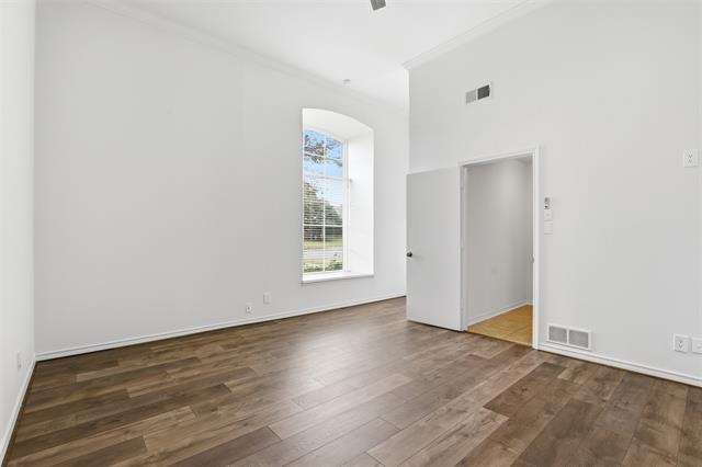 Building Photo - 7351 Wellcrest Dr