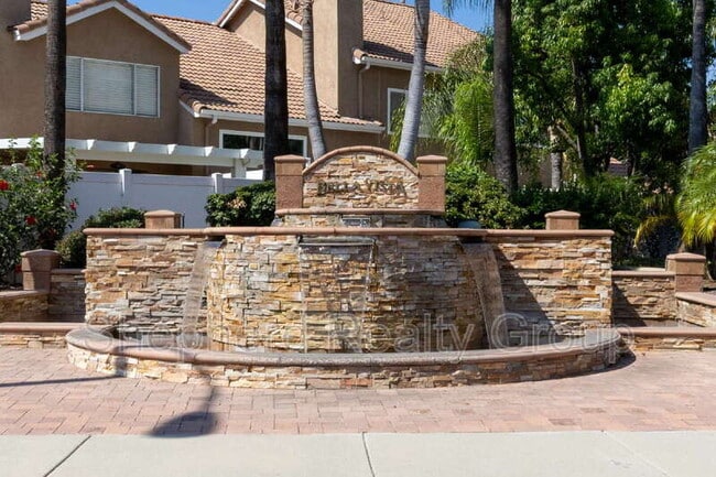 Building Photo - 1588 Elegante Ct