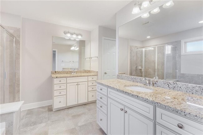 Building Photo - 2541 Sibley Dr