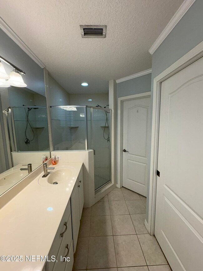 Building Photo - 1202 Makarios Dr