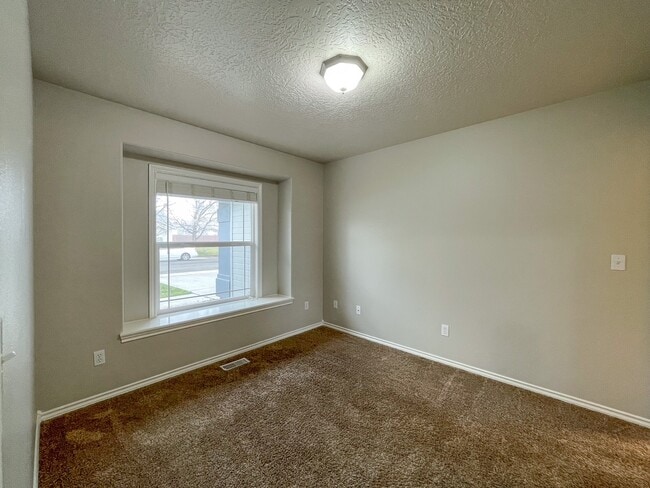 Building Photo - 4110 E Hayseed Ct