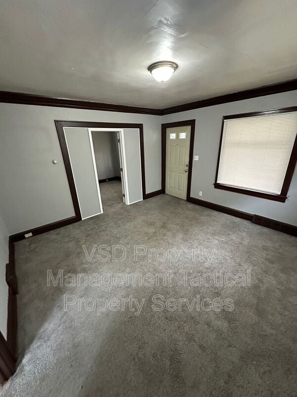 Building Photo - 4024 E 143rd St