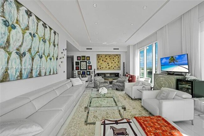 Building Photo - 900 Brickell Key Blvd