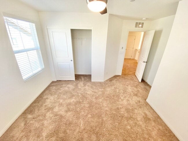 Building Photo - STUNNING BRAND NEW 3 BEDROOMS 2.5 BATHROOMS TWO STORY TOWNHOUSE WITH 2 CAR GARAGE