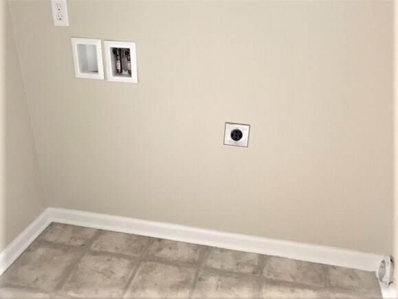 Building Photo - 210 Pine Forest Ln