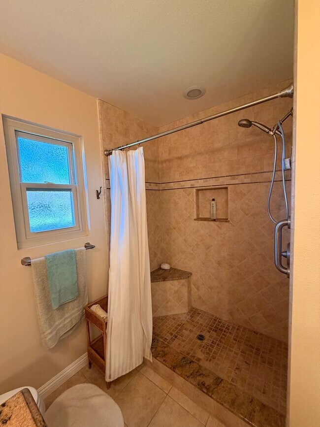 Building Photo - Fully furnished (short term) home in Camarillo's Premier Senior Community - Leisure Village