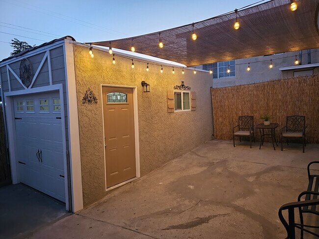 Building Photo - 615 Forest Ave