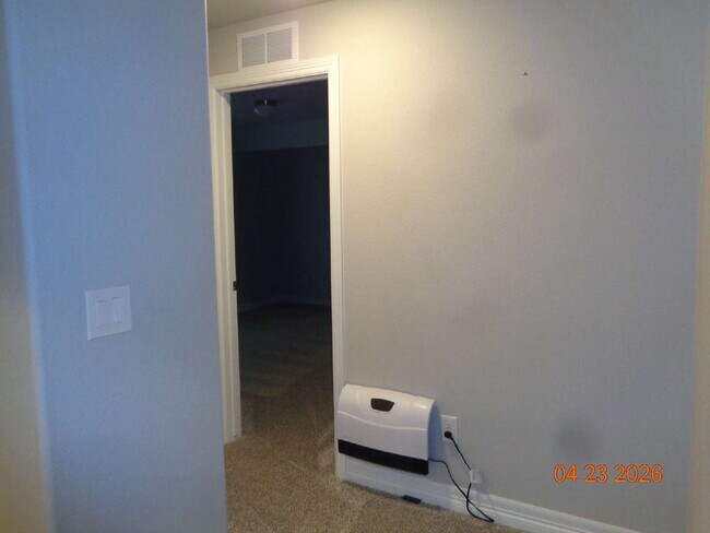 Building Photo - Lorson Ranch beauty