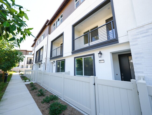 Building Photo - 9561 Hannah Wy