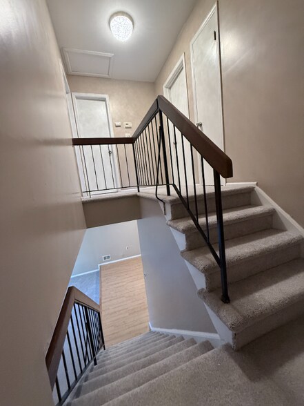 Building Photo - 21 Aspen Dr