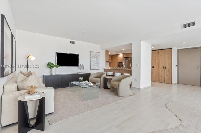 Building Photo - 10281 W Bay Harbor Dr