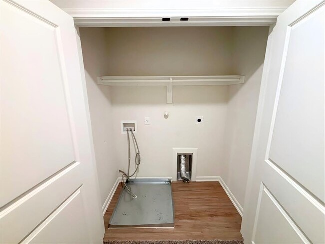 Building Photo - 13837 Enzo Gate