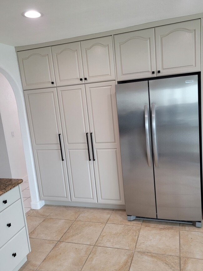 Building Photo - 2557 Felinda Way