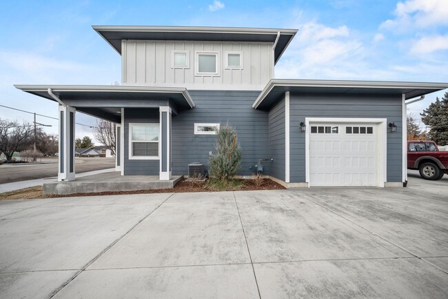 Primary Photo - Introducing a Stunning 3 bedroom New Duple...