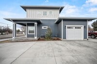 Building Photo - Introducing a Stunning 3 bedroom New Duplex! - Pets Welcome!