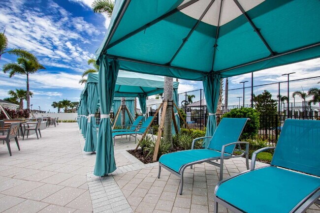 Building Photo - Lakeside Luxury in Parrish - 5 Bedroom BRA...