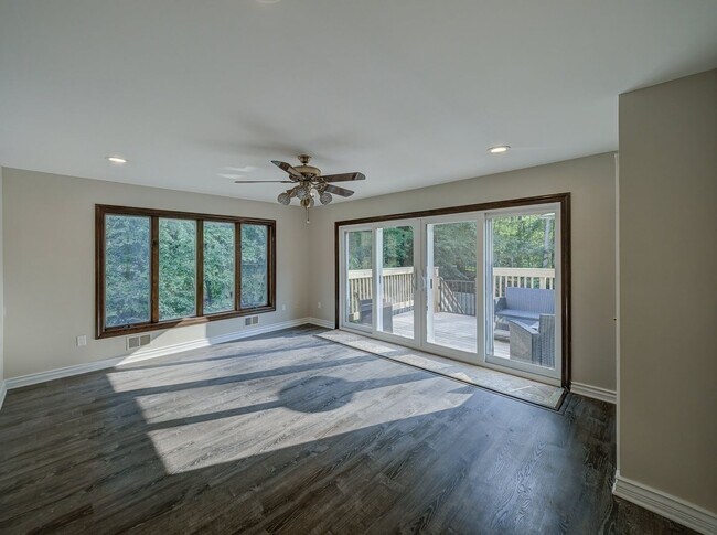 Building Photo - 17 Bauers Ln