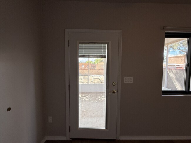 Building Photo - 2729 Bel Air Dr NE