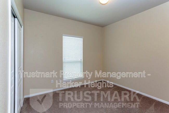 Building Photo - 8121 Iron Gate Dr
