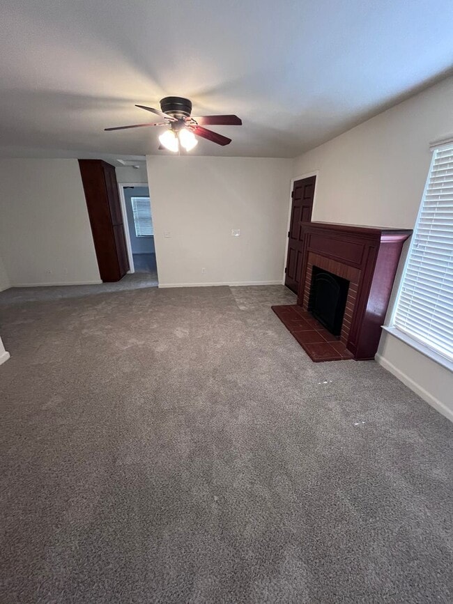 Building Photo - NICE UPDATED HOME IN SACRAMENTO!!