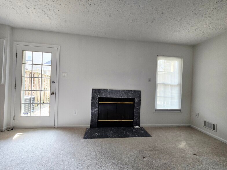 Building Photo - 18636 Clovercrest Cir