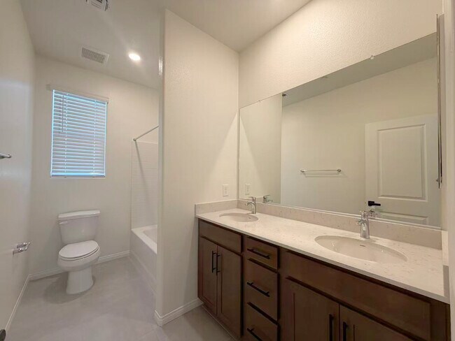 Building Photo - 519 La Vis Acrs Ln