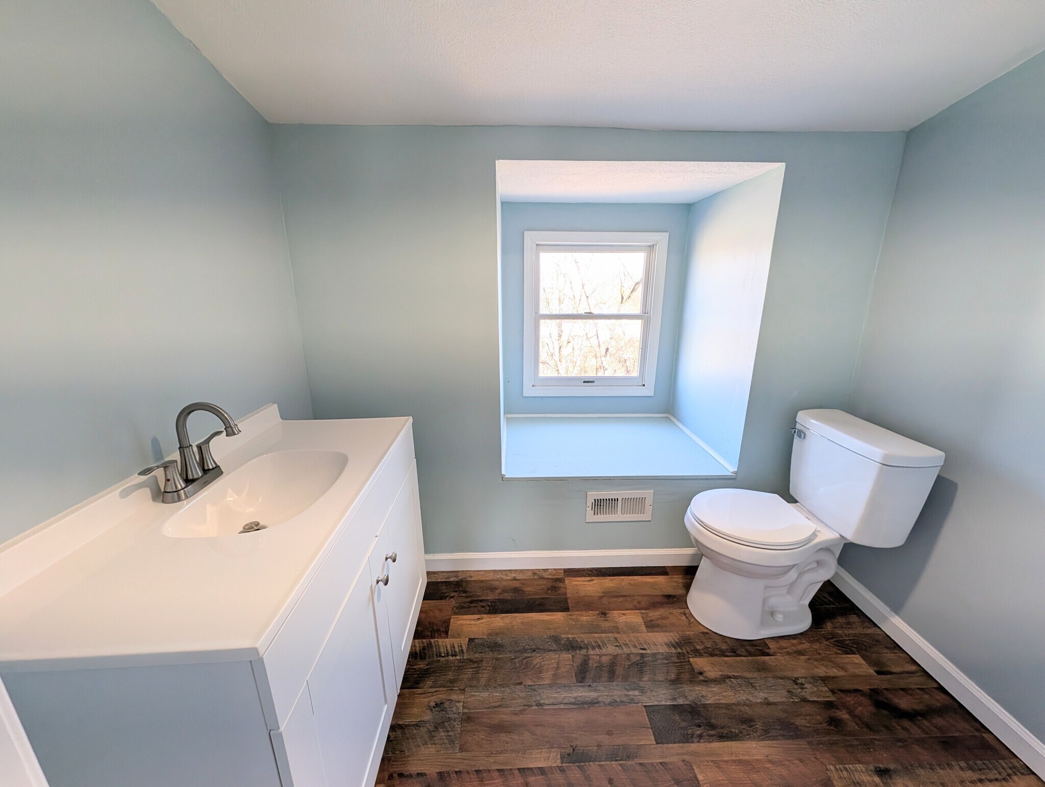 Building Photo - 1232 Grant Pl