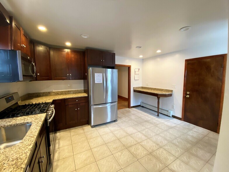Building Photo - 57 Aldie St