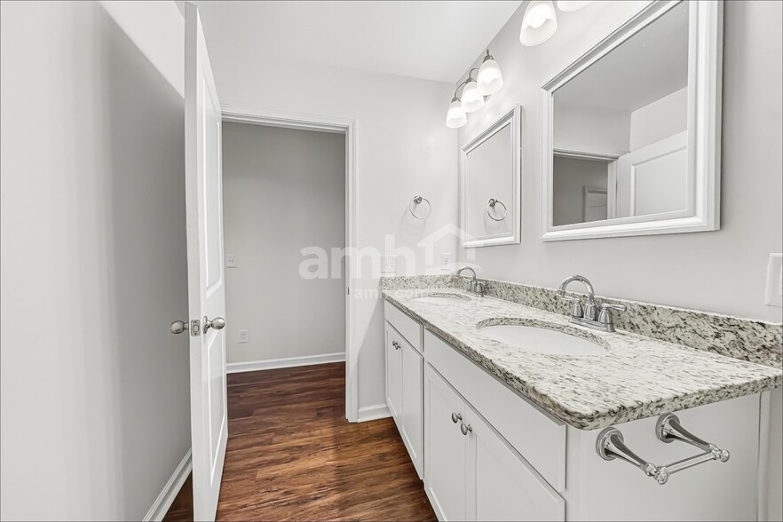 Building Photo - 203 Bushwood Dr