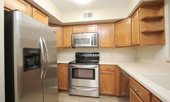 Building Photo - 4900 Floyd St