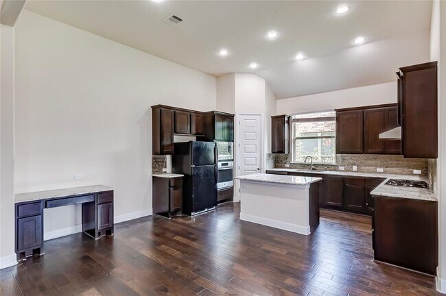 Building Photo - 3016 Columbus Loop