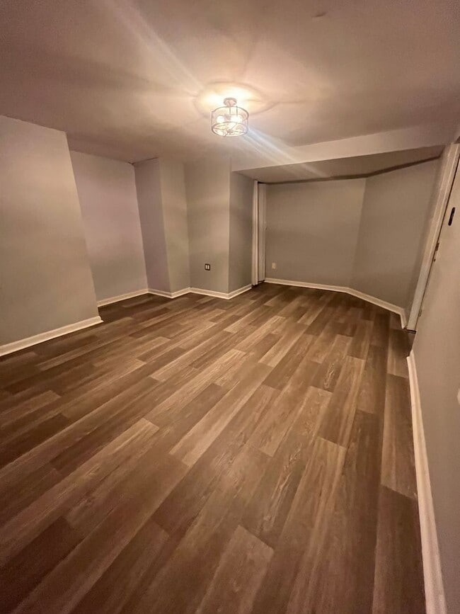 Building Photo - 3 Bd / 2.5 Bth Pennsbury School District Townhome